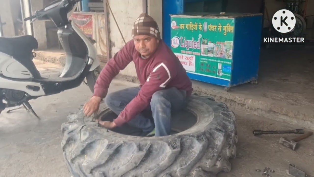 Hamare Yahan purane tyre bhi repairing kiye Jaate Hain aur purane tyre bhi mil Jaate Hain 