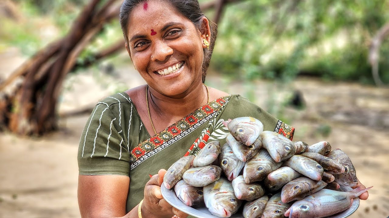 பொறித்து மீன் தக்காளி வெங்காயம் அரைத்து செய்த குழம்பு