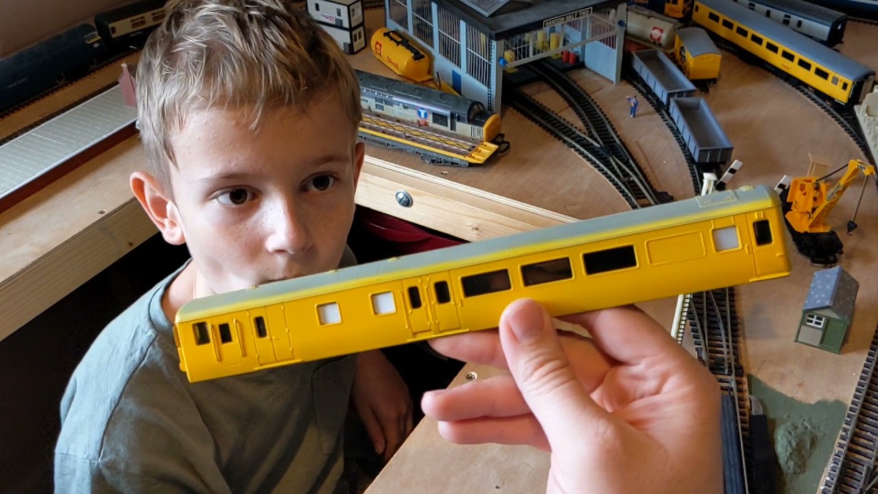 Converting the Airfix Mk2 Coach into a Network Rail DBSO - Part 2