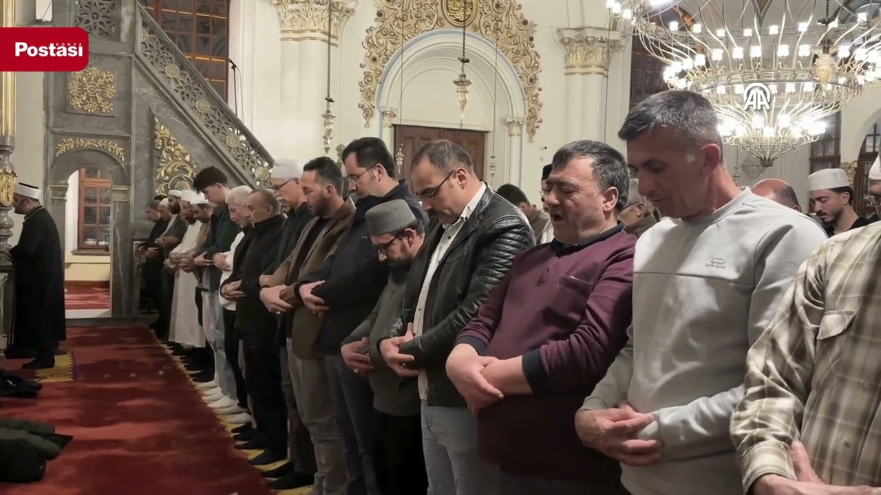 Konya’da ilk teravih heyecanı! Aziziye Camisi doldu taştı