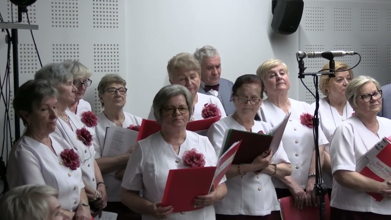 "NIECH ŻYJĄ EMERYCI" TEGO ŻYCZY "NASZA KAPELA".