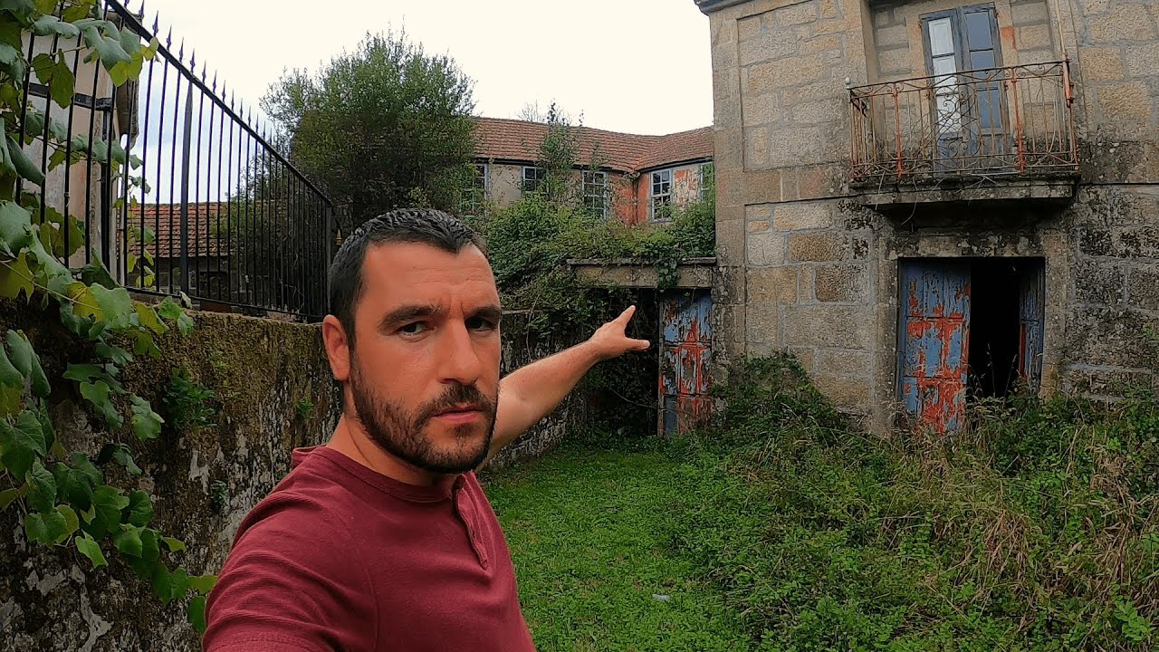 Esta CASA ABANDONADA está LLENA de ANTIGÜEDADES VALIOSAS. Explorando