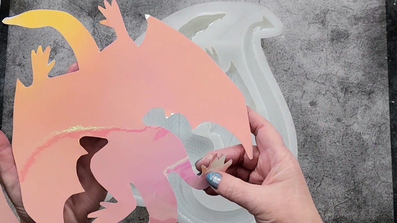 #2028 WOW! I Was Not Expecting This Holographic Resin Dragon To Be Sooo Beautiful!