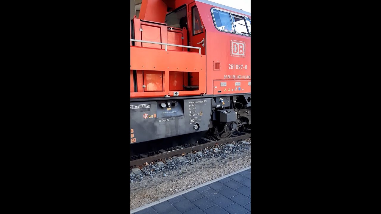 🚆 Voith Gravita 10 BB - DB 261 097-0 mit Containerzug verl&auml;&szlig;t den Port of Kiel - 🔊 LAUT