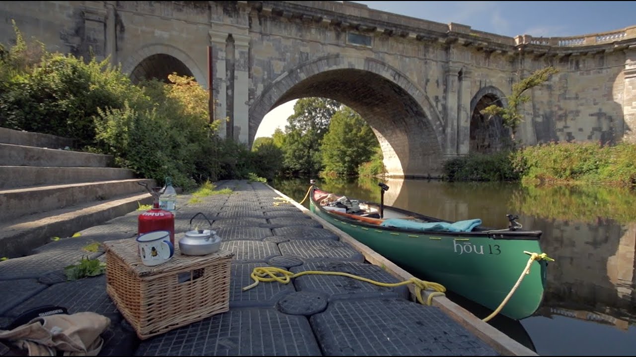 Easy canoe day trip on the River Avon near Bath