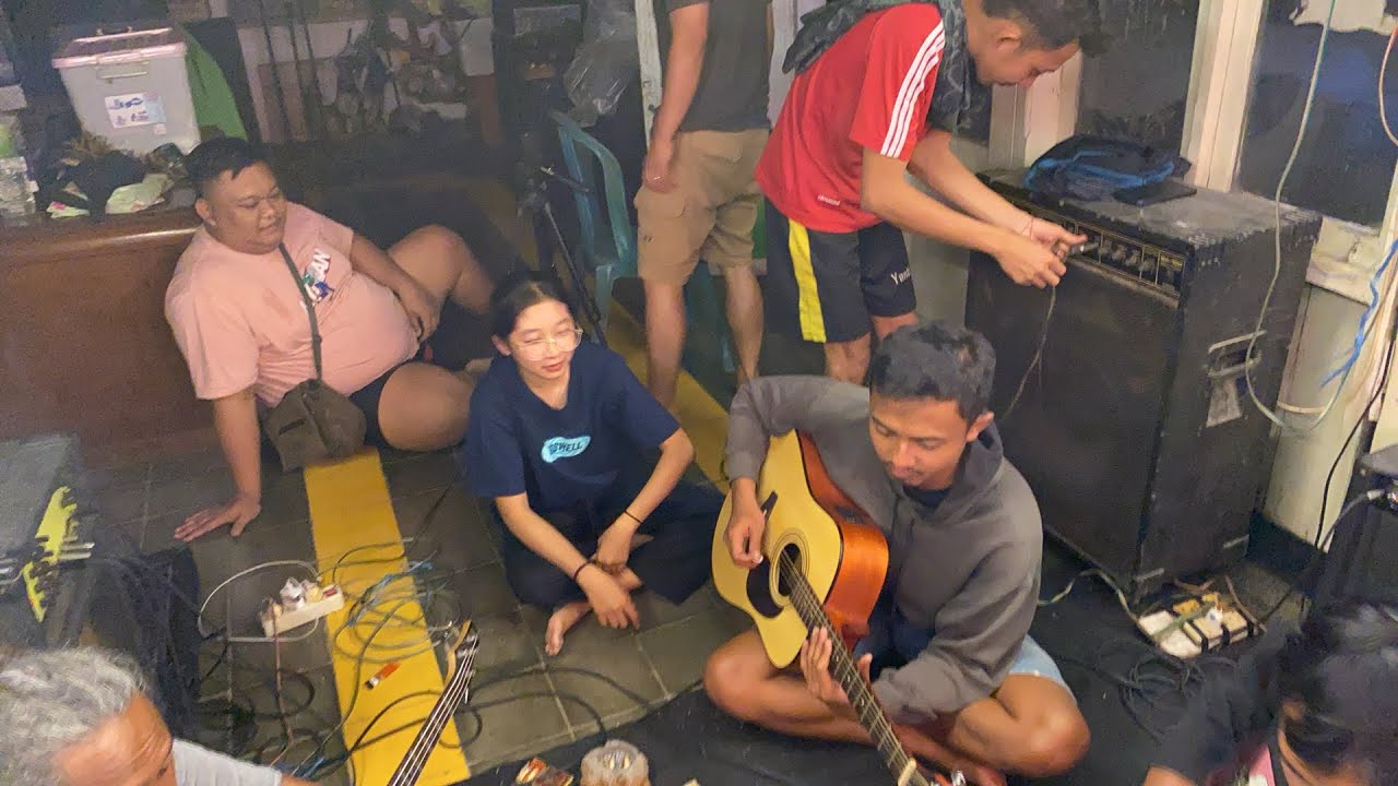 Kulot Junior sedang live sekarang!