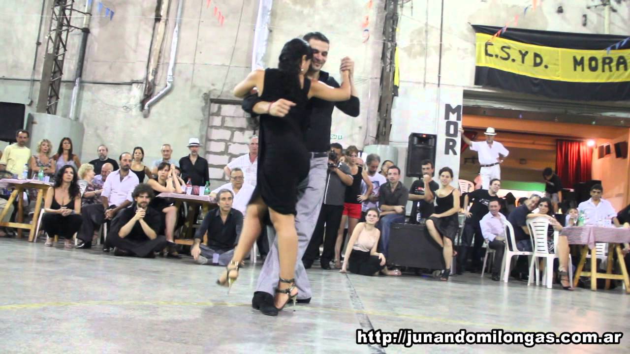 BRUNO TOMBARI Y CORINA HERRERA en La Milonga del Moran 02/03