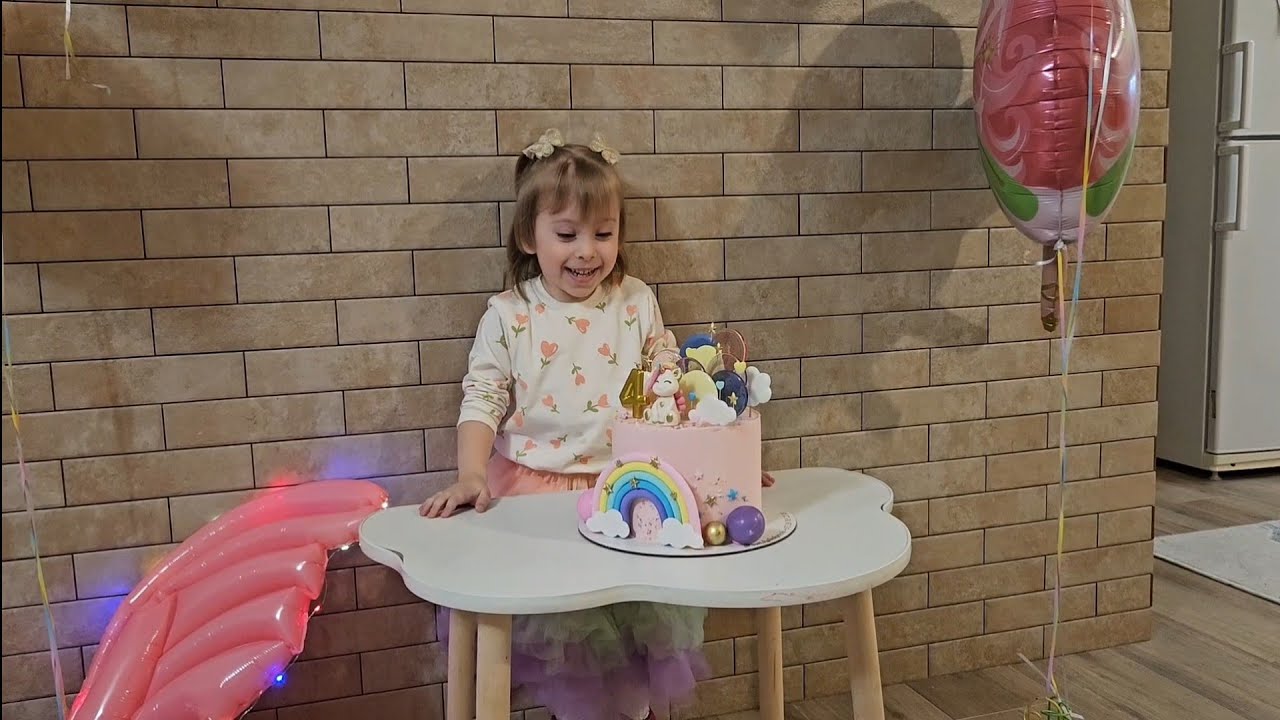 Анечке 4 годика 🎂 