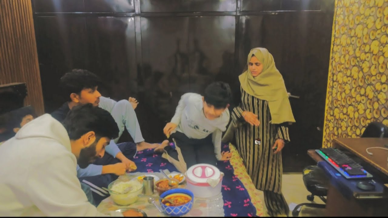 Hamne Itna Sara Khana Kyu Banaya❓🤔