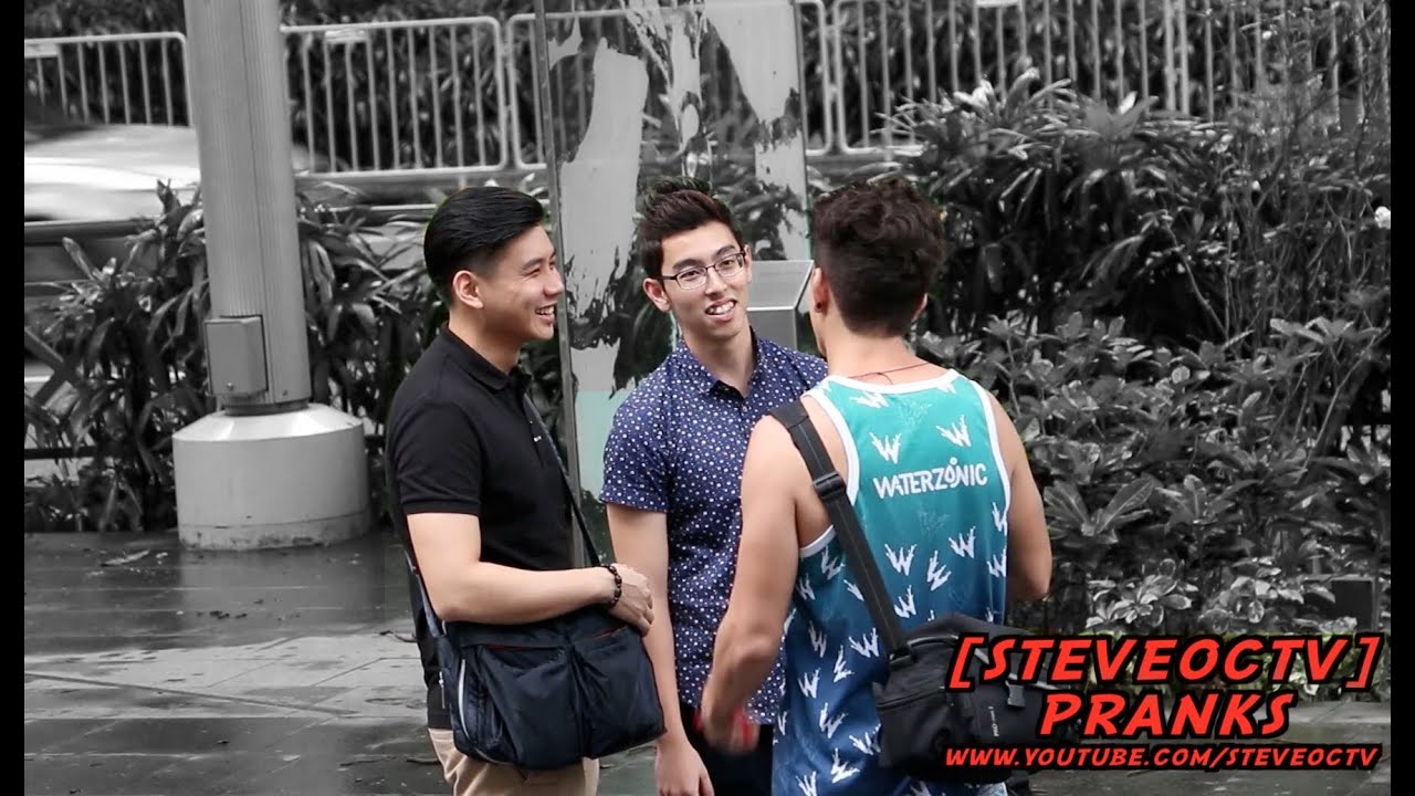 TRYING TO PICK UP GUYS IN SINGAPORE PRANK 2016 | MERLION CITY | SINGAPOREAN GUY