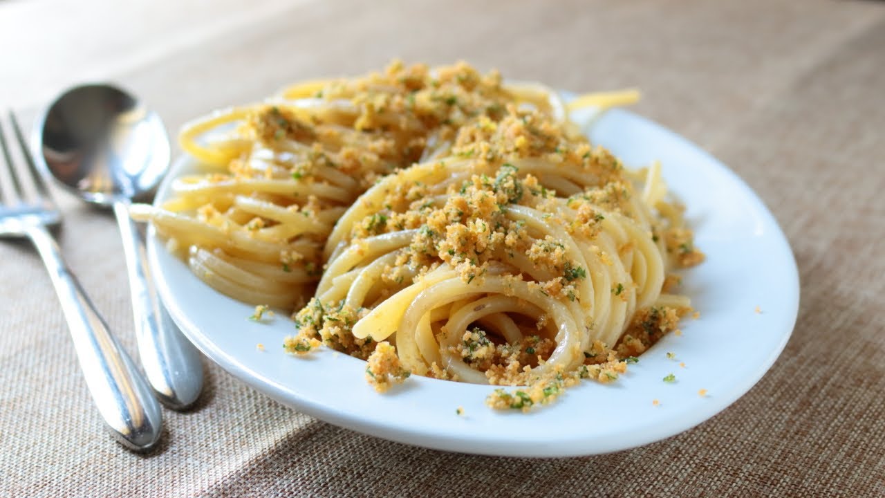 Паста с маслом и анчоусами