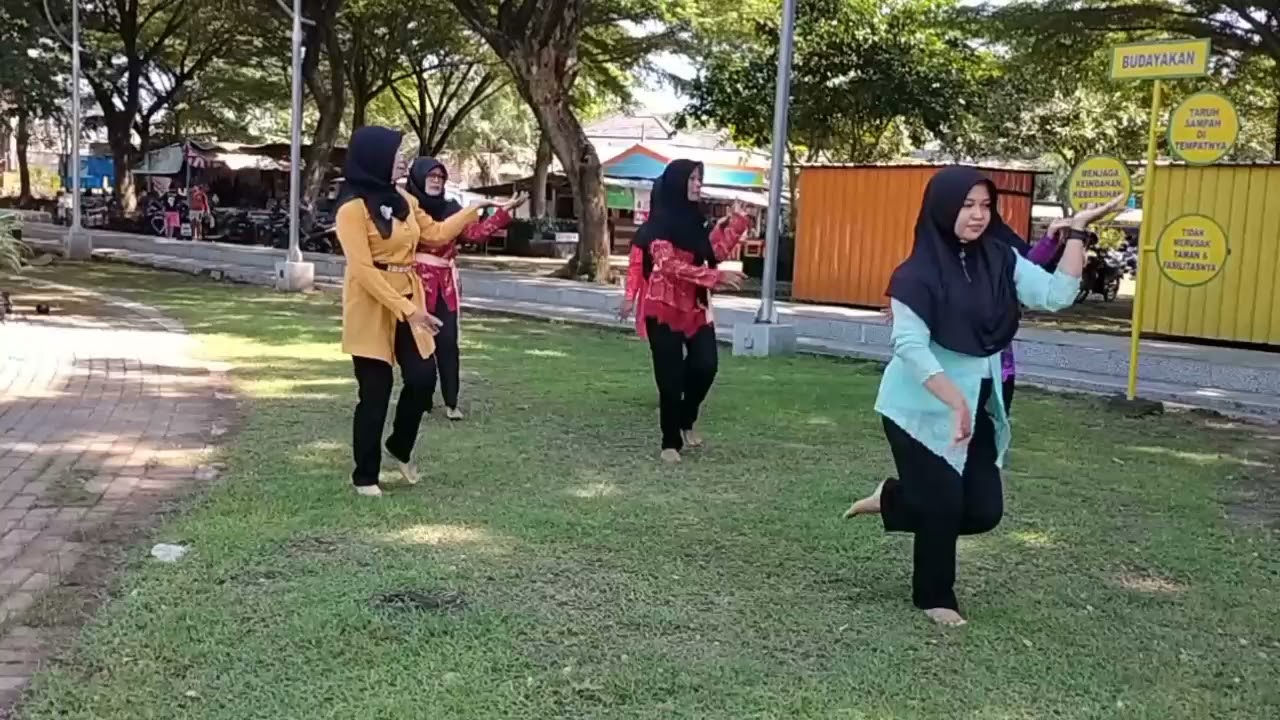 Tari pincuk pecel
