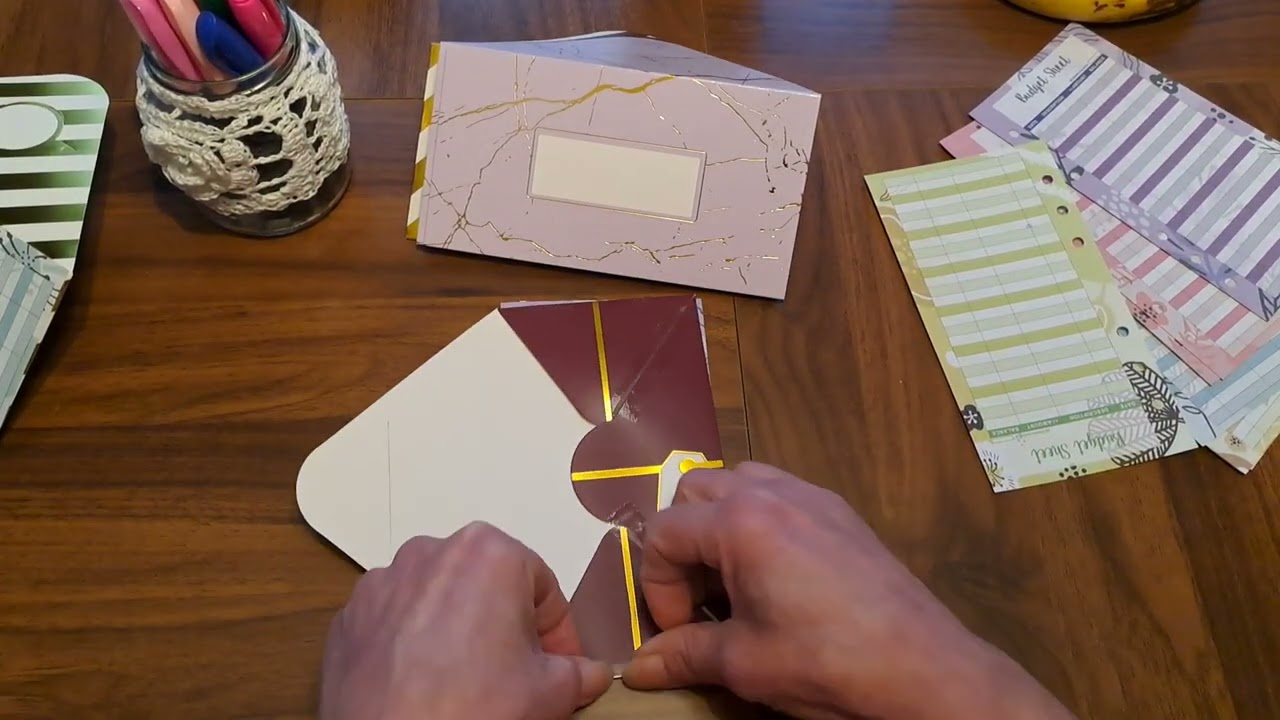 Zelf enveloppen vouwen/maken.
