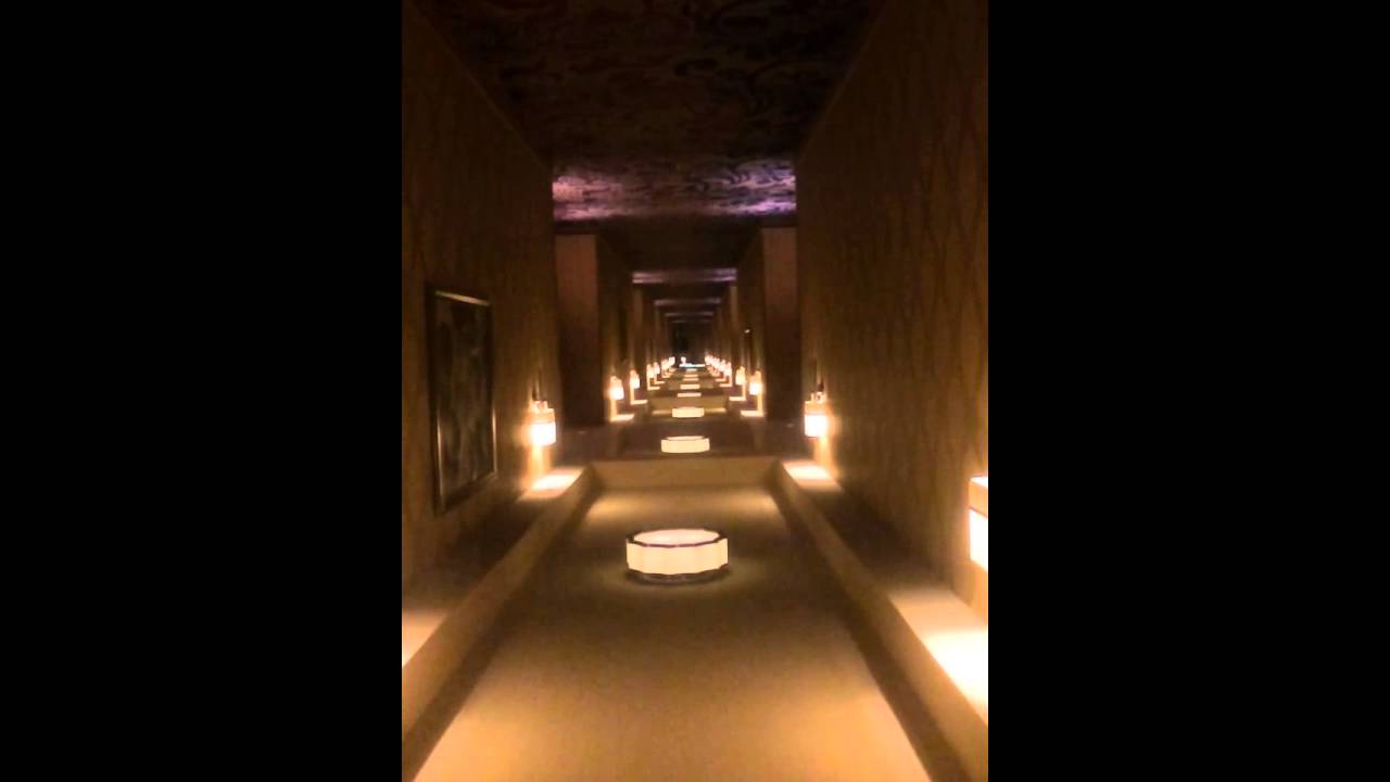 Twisting hallway