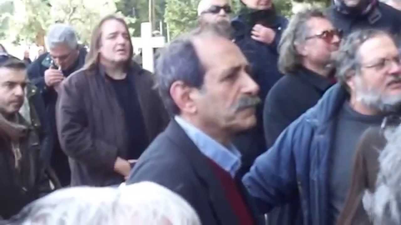 Κηδεία Μ. Γκολέ με όργανα στο κοιμητήριο Π. Αλεξιώτισσας Πάτρα 3