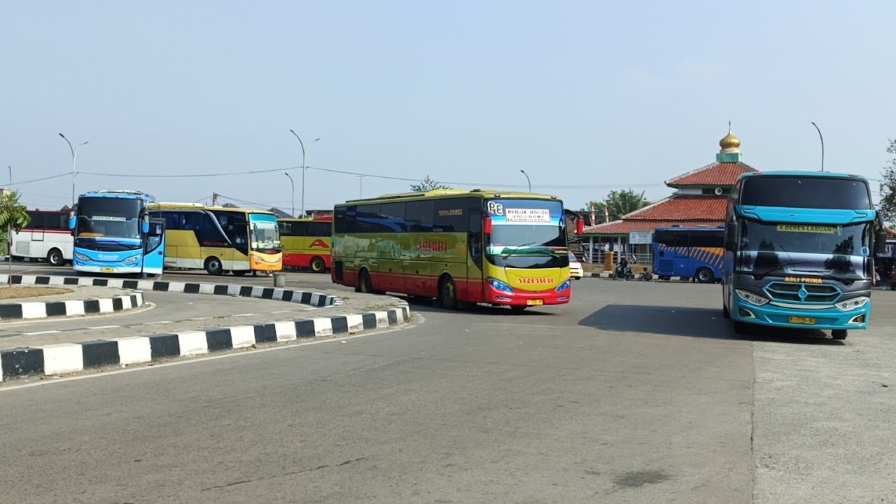 aktifitas siank terminal pakupatan Serang, ada Bus Legend Benteng jy