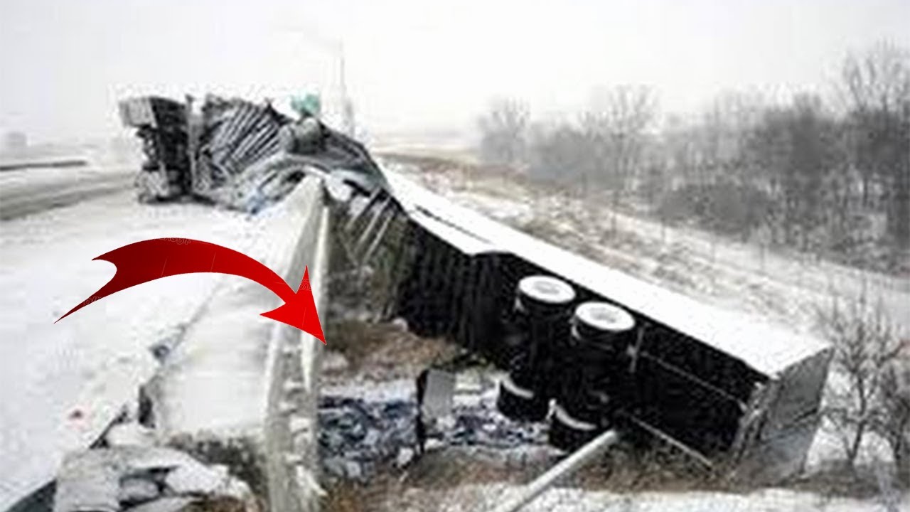Extremely Dangerous Crane & Excavator Fails ! Heavy Recovery Gone Wrong