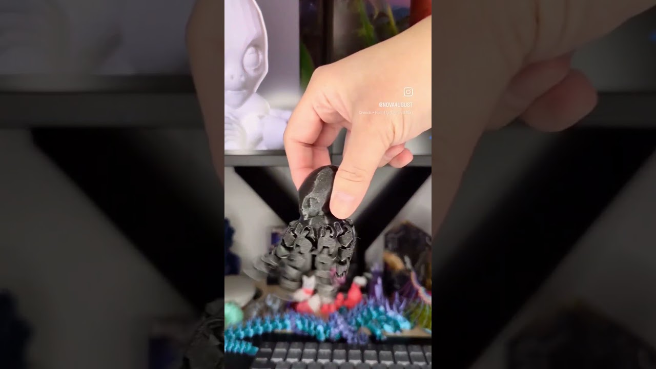 👽🤍🪩 This little alien octopus is so much fun! #aliens👽 #aliensarereal #bambuprinter #alienoctopus