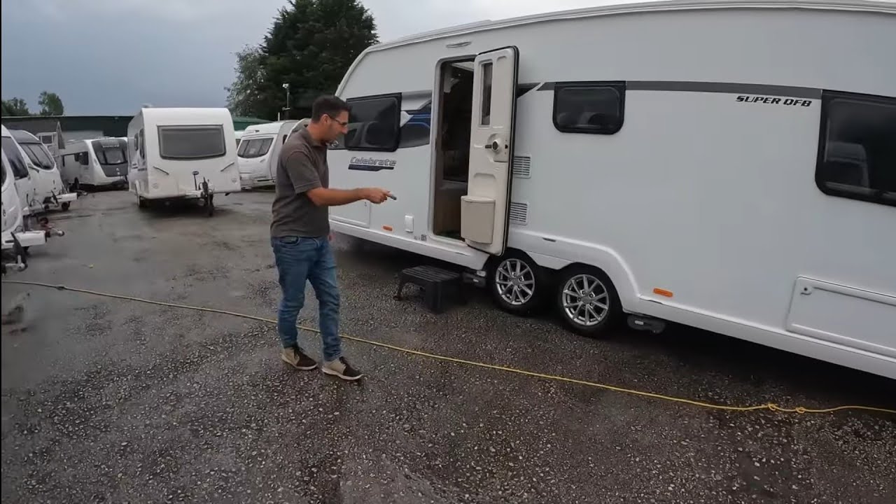 Swift Celebrate 8ft 6 berth twin axle caravan review, caravan for sale.