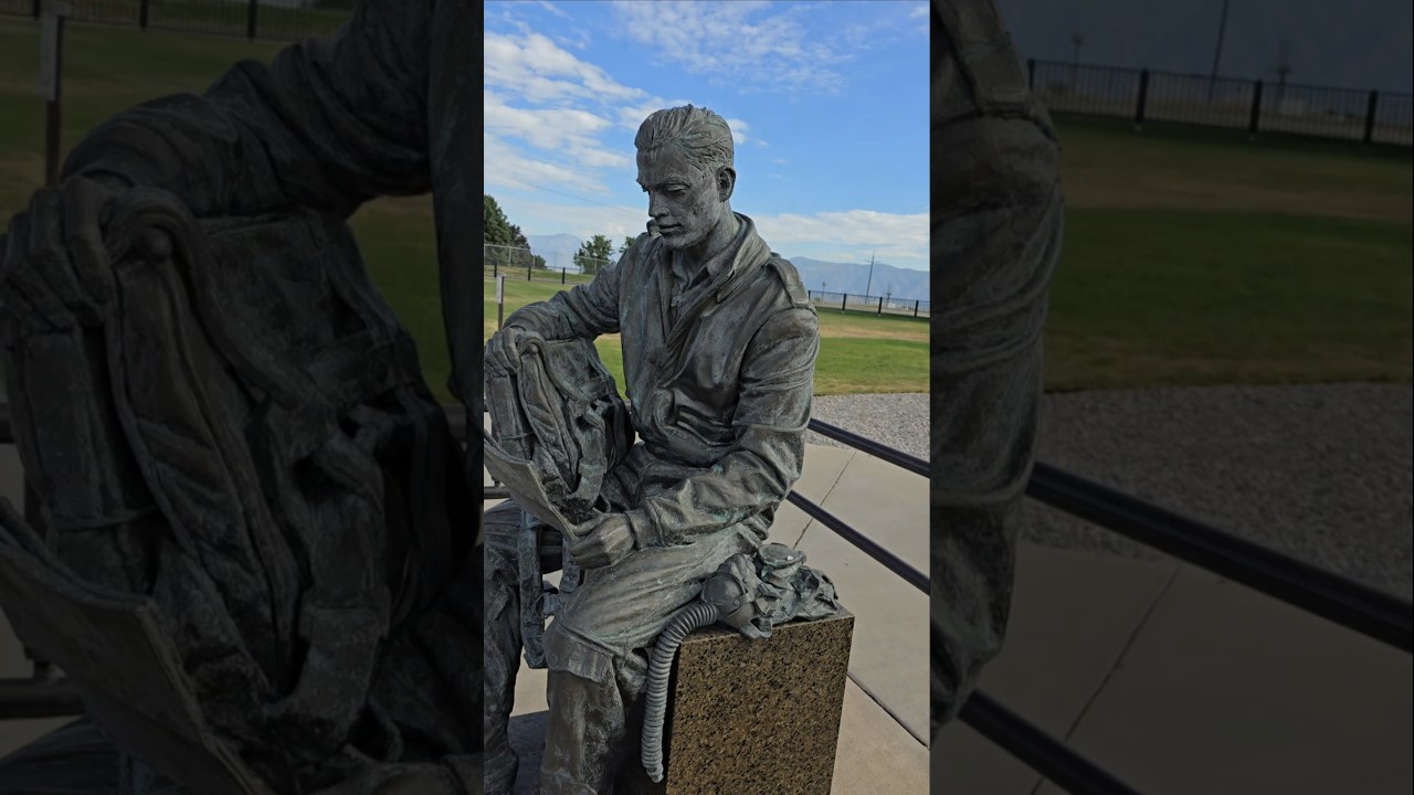 #WW2 #statue #Soldier .. Getting letters from home. #Utah #hafb