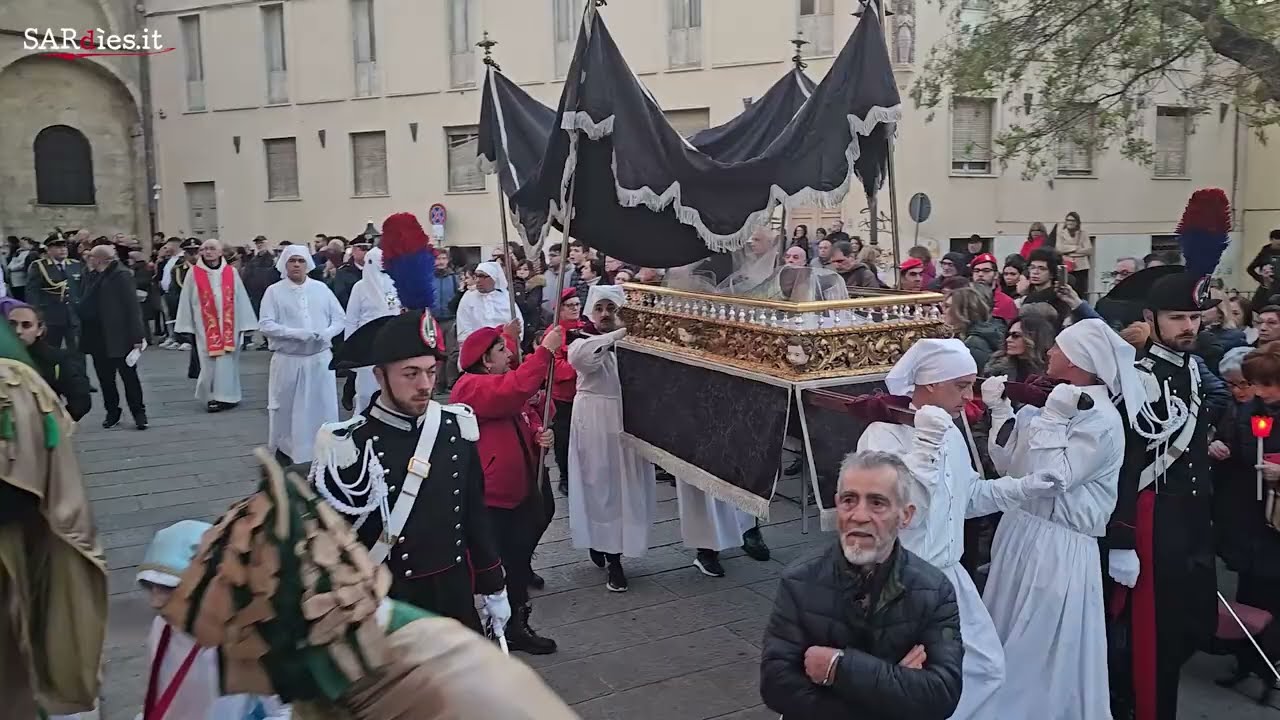 Venerdì Santo a Sassari: la processione del Cristo Morto e la Via Crucis arrivano in piazza duomo