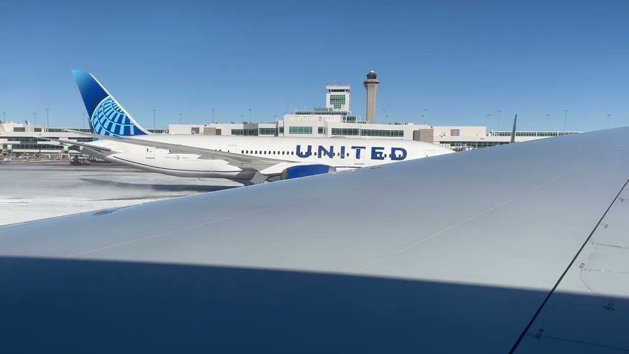 United Airlines Boeing 777-200 Arrival at Denver International Airport. Jan 26, 2026