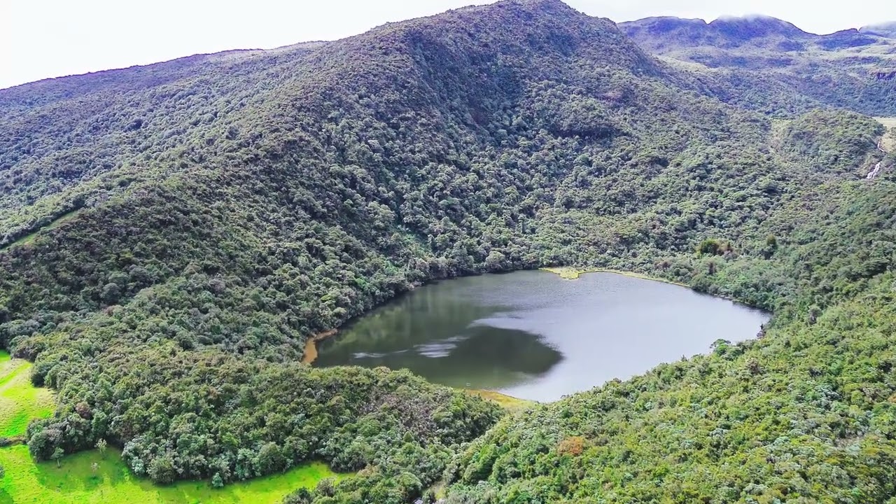 La Laguna Negra, la boca extinta del Volcán Galeras. Pasto-Nariño-Colombia 🇨🇴🌋🌲