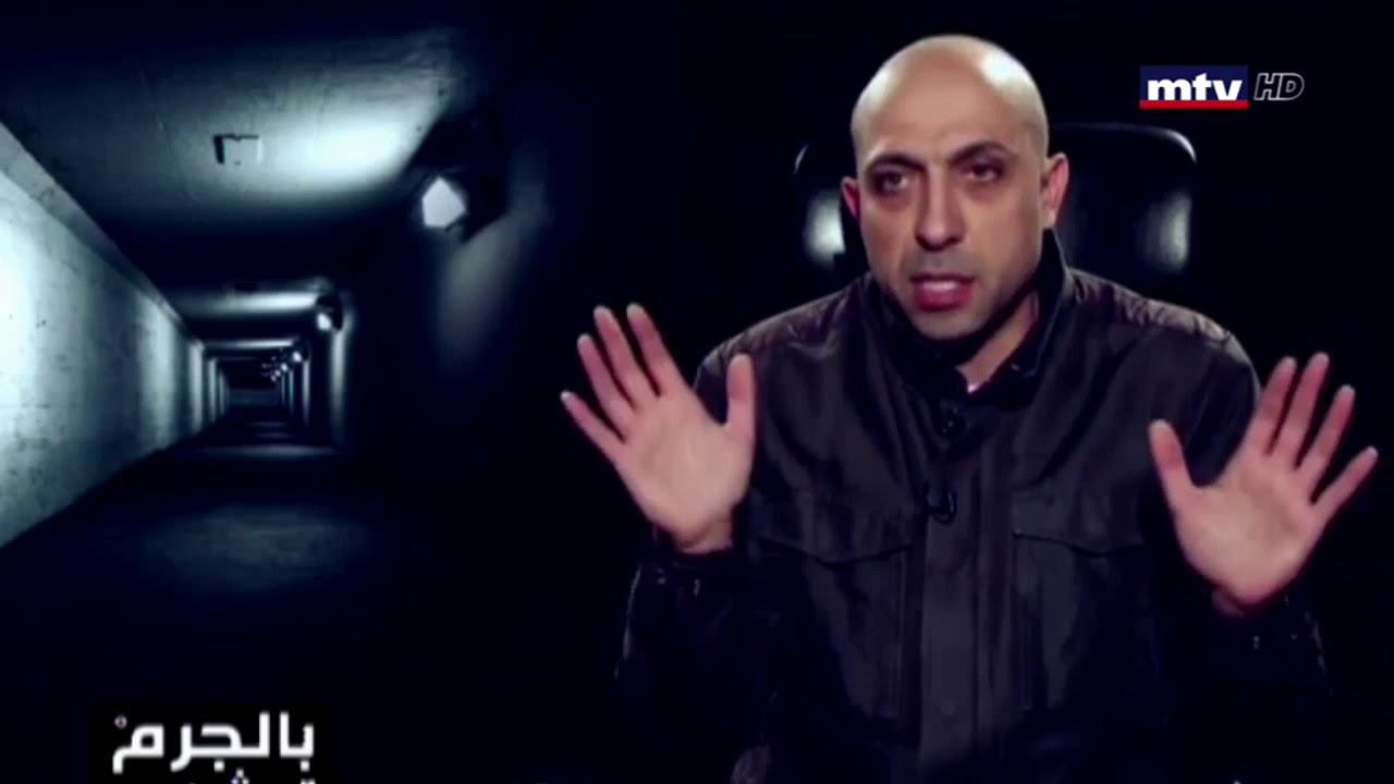 مداهمة مقهى وسط الطريق...ماذا يحصل؟