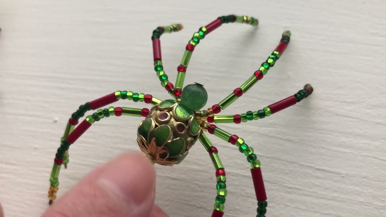 ❄️ Beaded Christmas Tree Spiders and a Bee 🐝 2021 Holiday Season Favorites! Available in my shop! 🕷