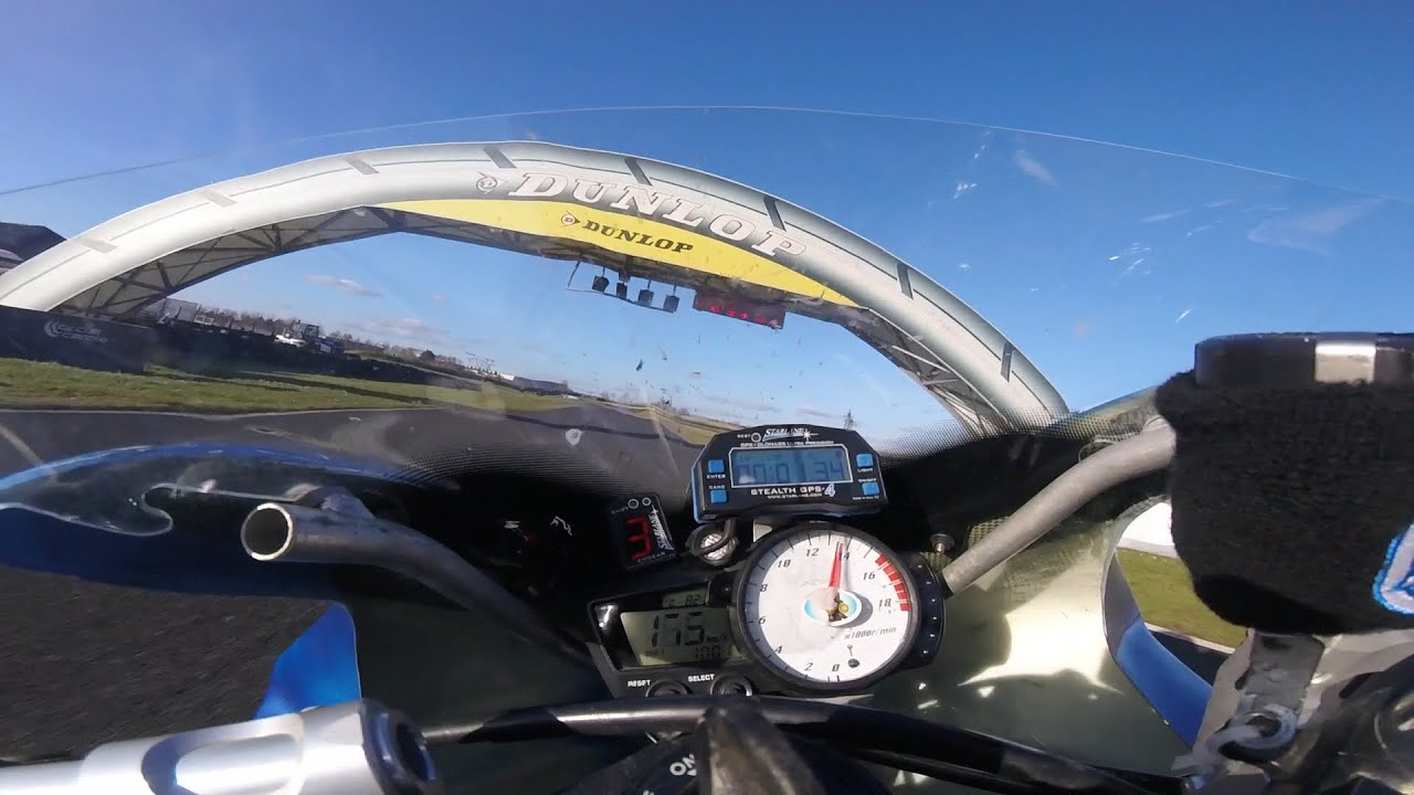 CIRCUIT CAROLE - YAMAHA R6 2003 - 1'13