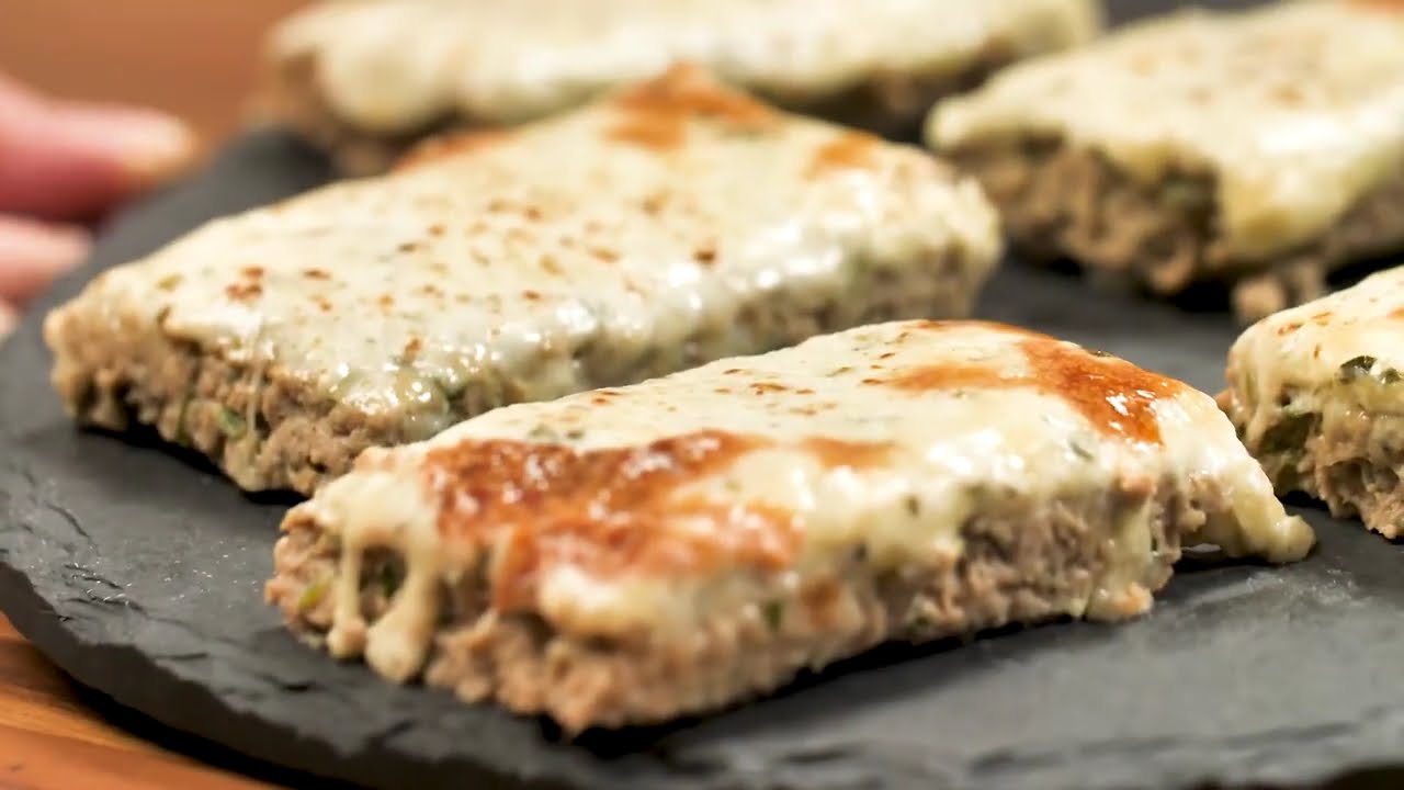 TORTA SALGADA SEM FARINHA: essa receita low carb de atum &eacute; perfeita para um jantar r&aacute;pido!