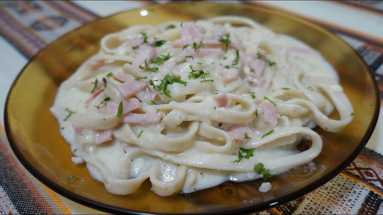Tallarines con Crema de Leche con un Toque Especial