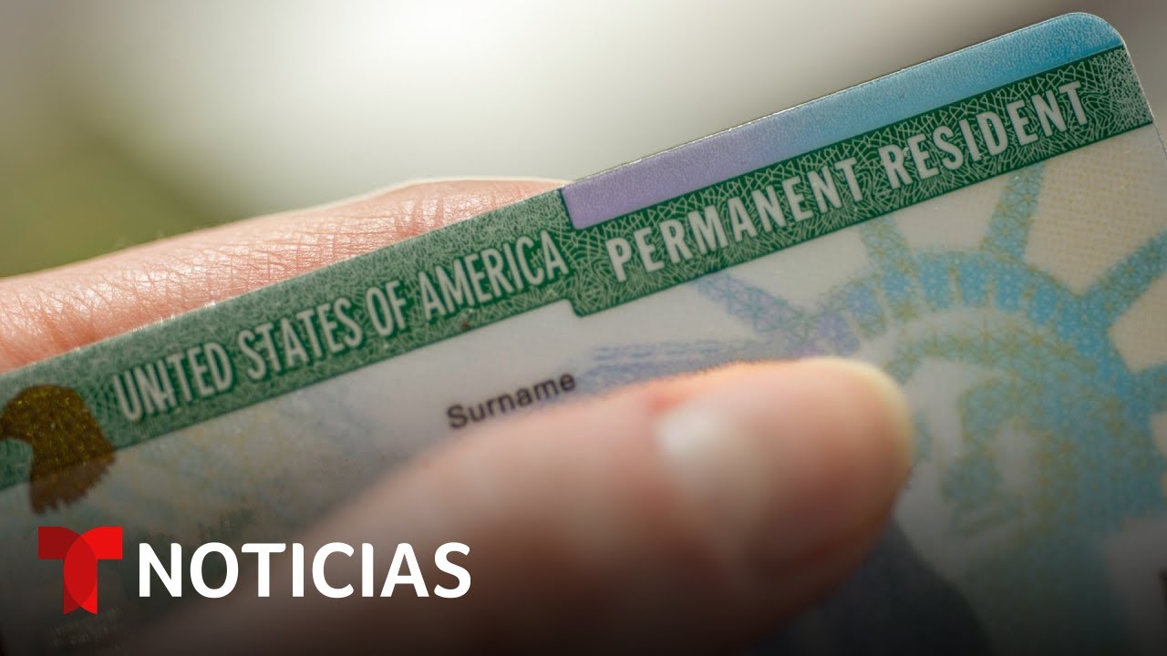 Perdí mi 'green card' y tengo que viajar. ¿Qué hago? | Noticias Telemundo