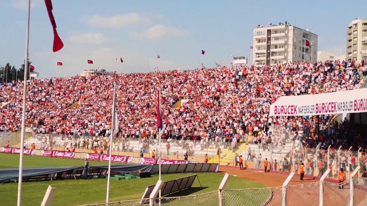 Bütün stad süper lige Toros Kaplan diye inliyor