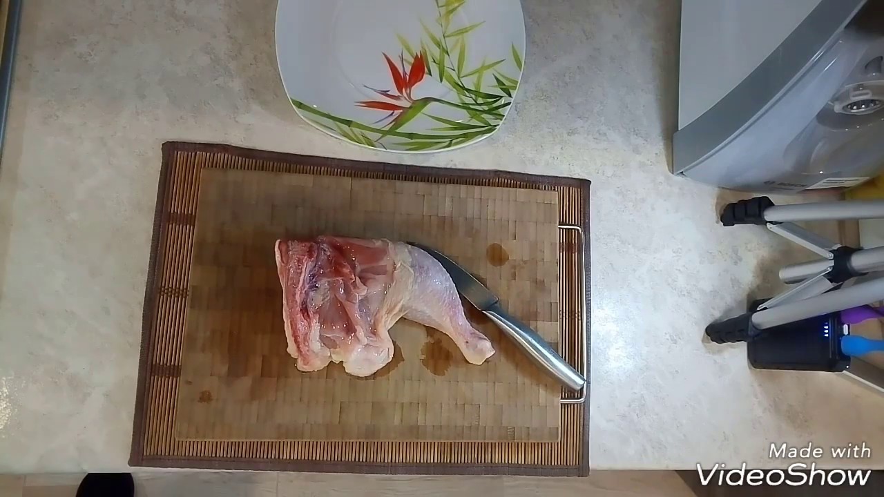 Как разделать куриный окорочок на филе | лайвхак | How to cut up a chicken to fillet | livchak