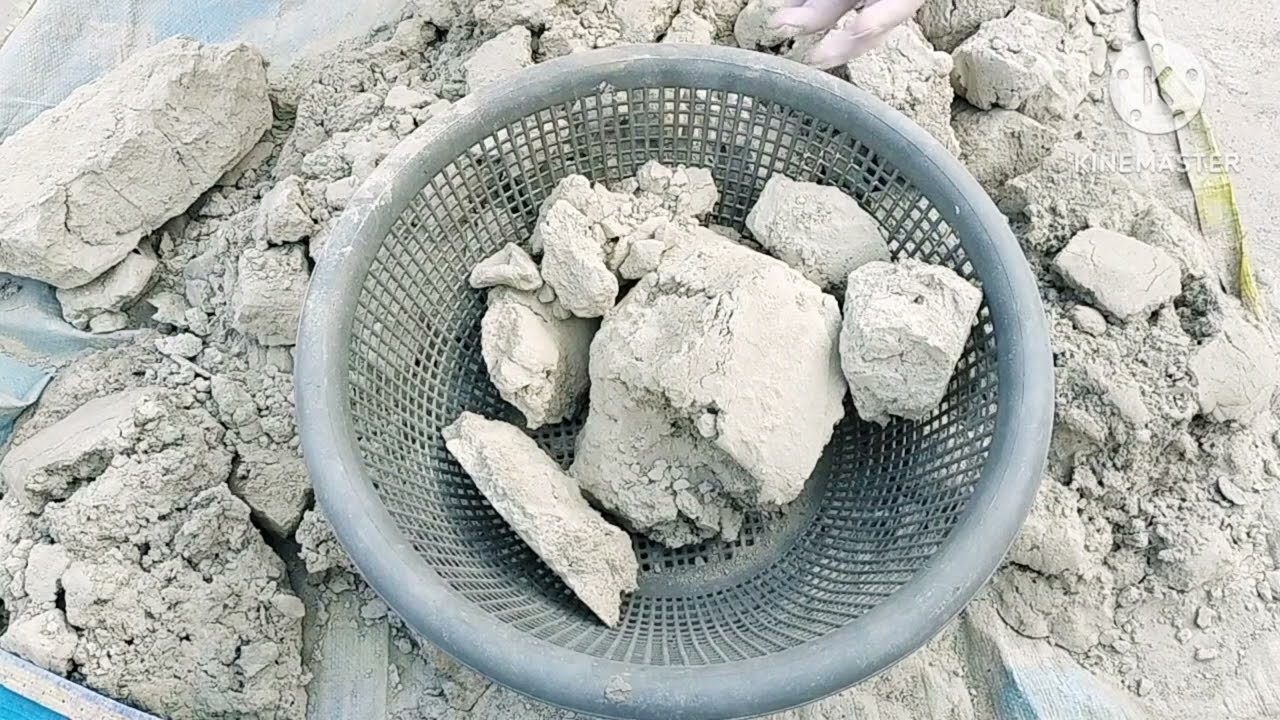 ASMR: super soft snappy dusty Multani mitti dirt crumble dry+in water+dipping 🤤💯