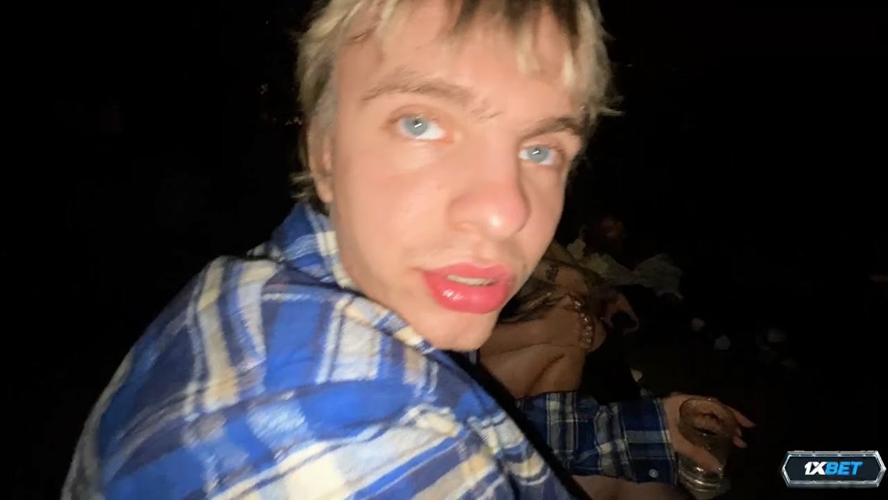 Бухой Mayot 😂 Ща вые*ана будет 🤣 Пинк и Майот лайтово порамсили из-за девчонки