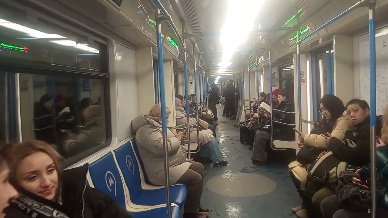 Поездка на Новогоднем поезде Москва по маршруту Пушкинская-Октябрьское Поле 10.01 2026