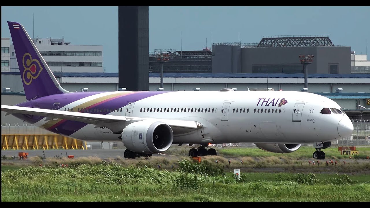 Thai Boeing 787-9 HS-TWA Takeoff from NRT 16R