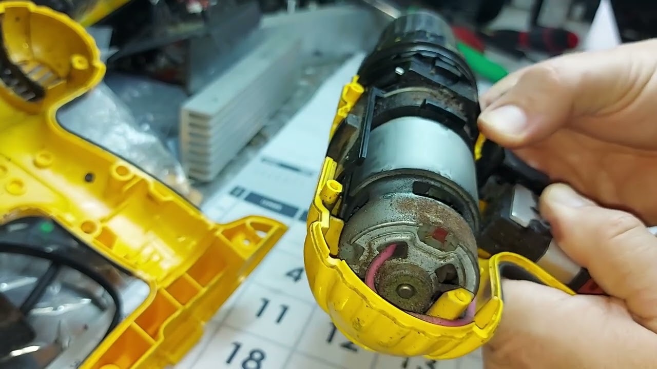 taladro dewalt dc970 falla velocidad lenta y carbones