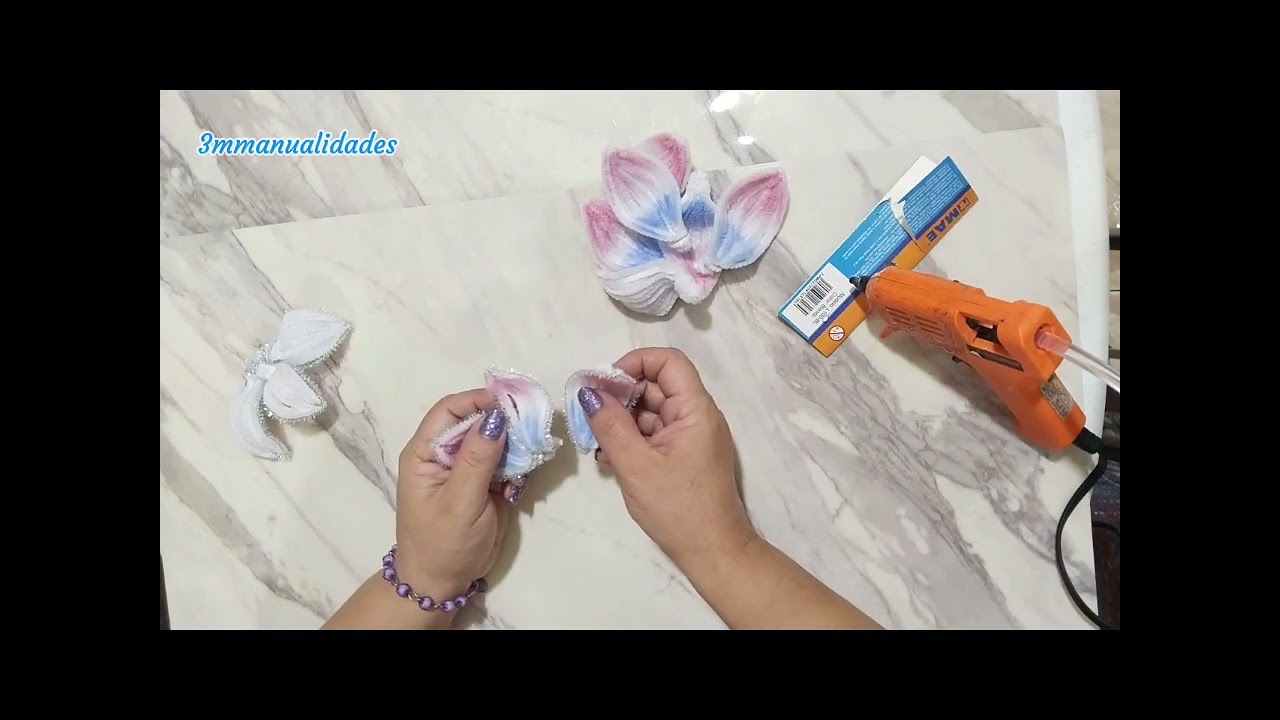 Flor de loto con limpiapipas (a mi manera)