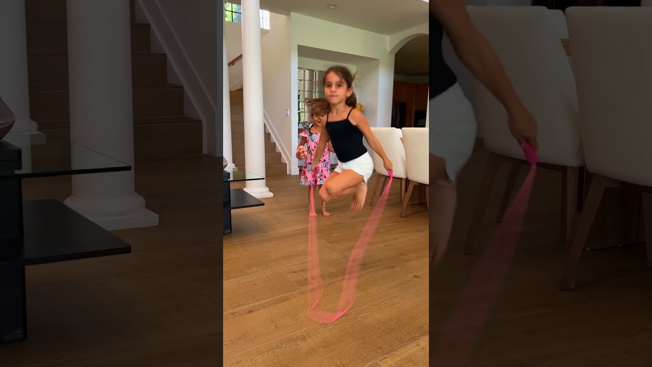 How Many Jumps Can She Do? 😆 Lele&rsquo;s Jump Rope Challenge! 🔥 #shorts