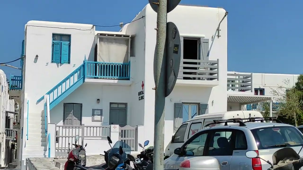 Βολτα στα στενα της ΜΥΚΟΝΟΥ με προορισμο τους ΑΝΕΜΟΜΥΛΟΥΣ στο Λιμανι MYKONOS KIKLADES.