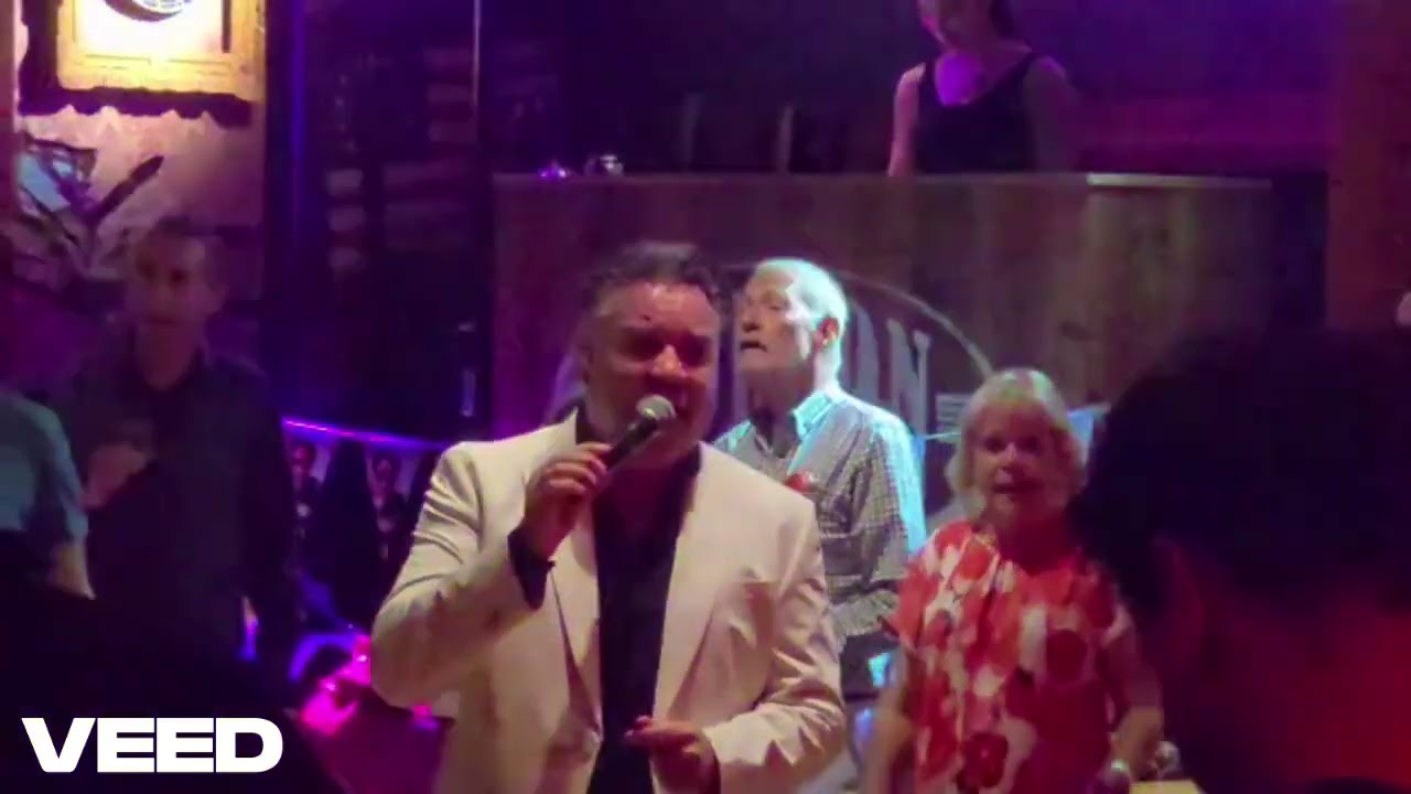 Andre Schuurman zanger entertainer uit Utrecht