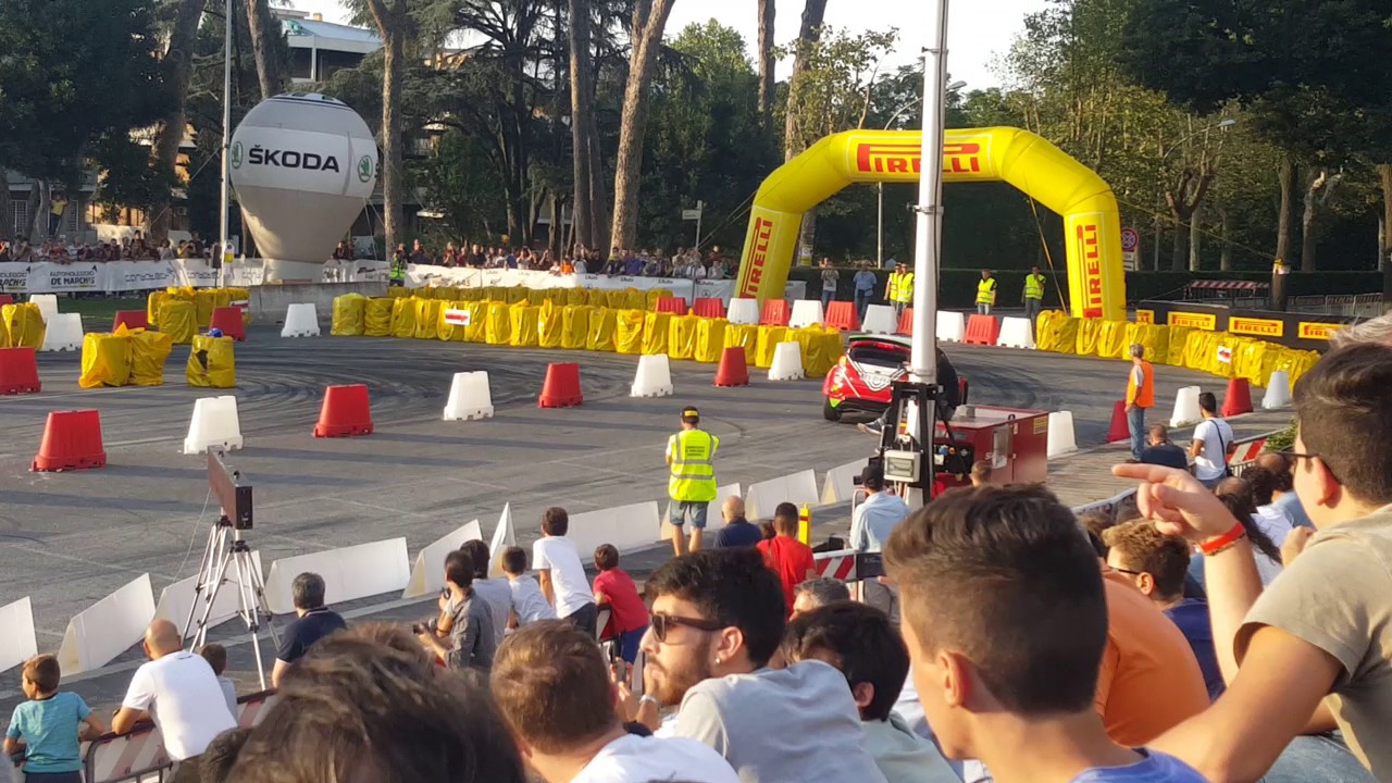 Peugeot 208 R5 vs Ford Fiesta r5 Andreucci vs Basso Rally Roma Capitale 2016
