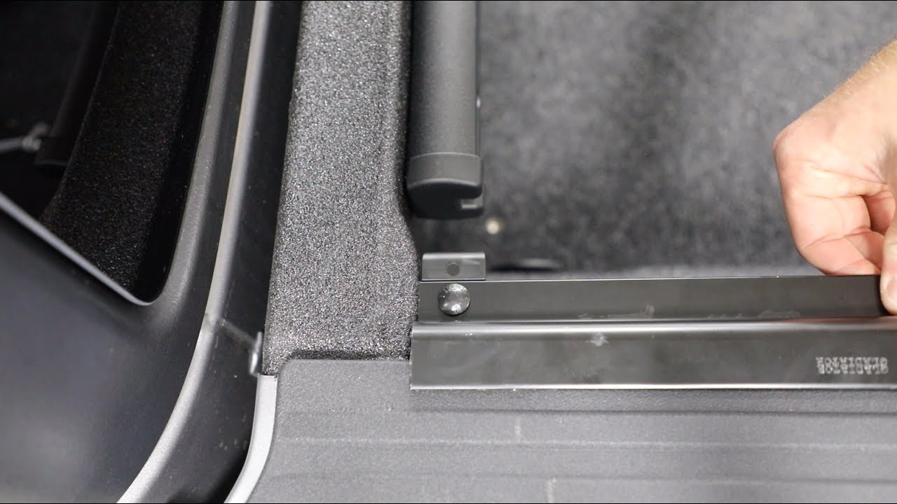2020-ON Jeep Gladiator - LOMAX&reg; Folding Hard Cover Install Video