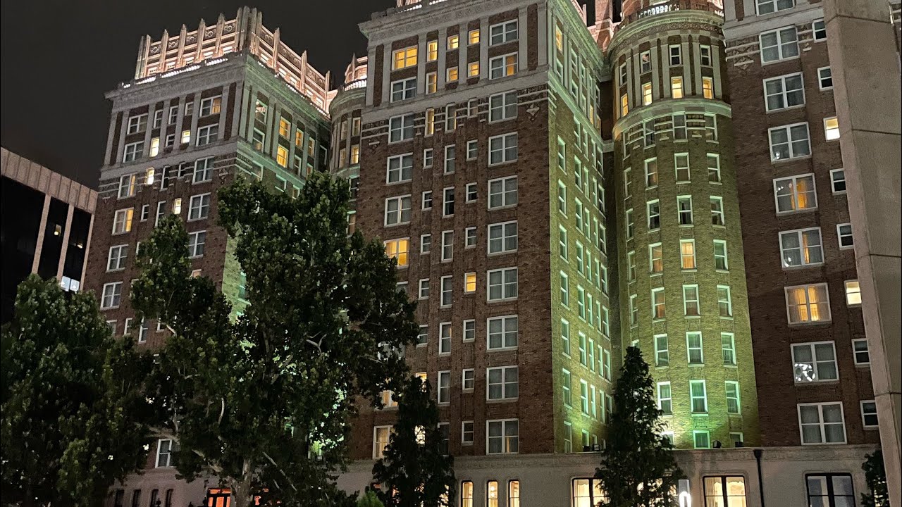Skirvin hotel room review