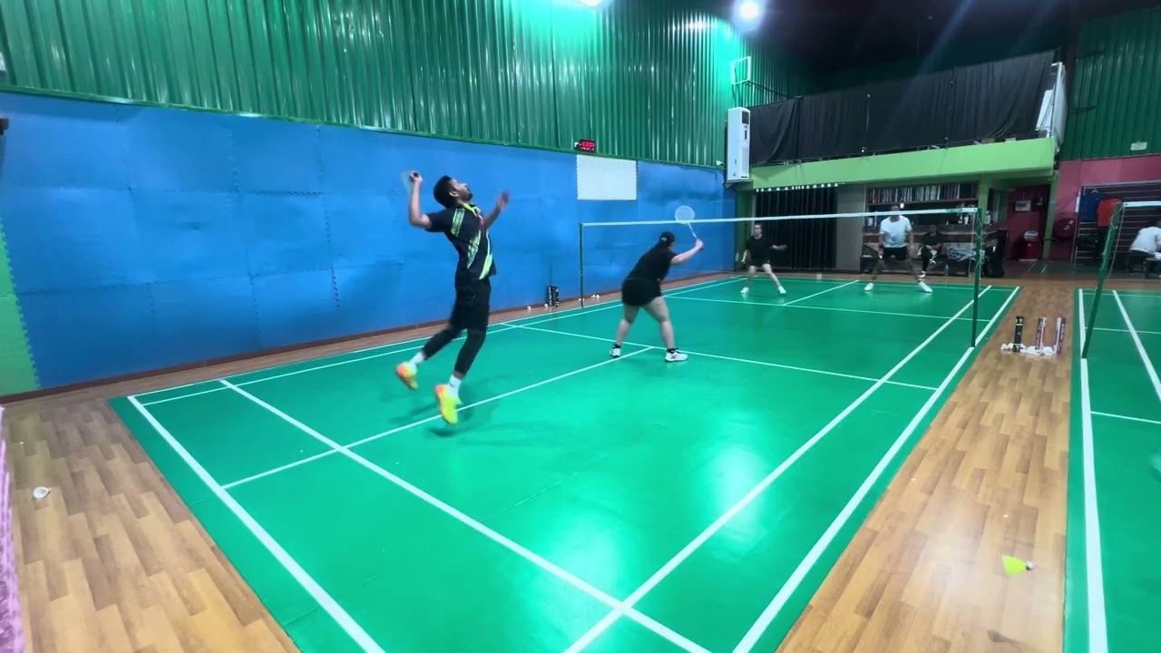 Wena/Waqar vs Jen/Waheed