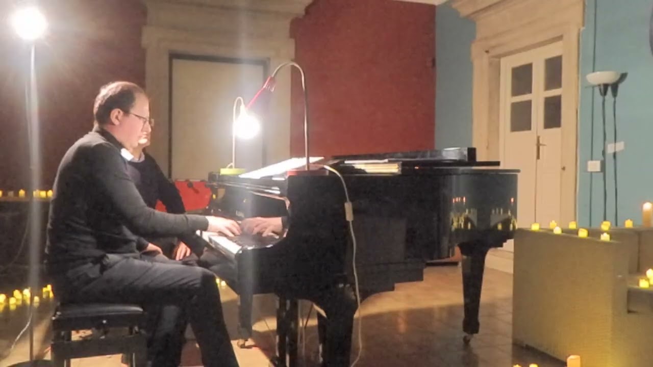 Roberto Vitrano plays 