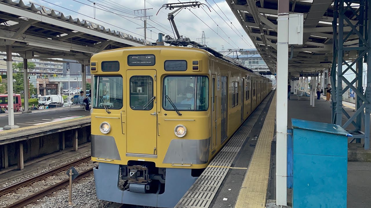 【2417F＋2419F４両  武蔵丘車両検修場入場回送（臨時※近江鉄道譲渡に伴う準備改造）】西武旧2000系2417編成＋2419編成が小手指駅に到着停車〜発車！（第9801列車）2025.6.16